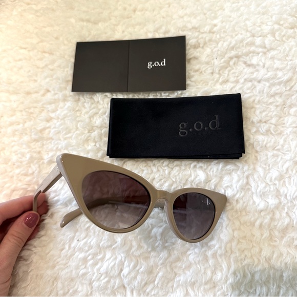 g.o.d. THIRTY ONE camel sunglasses - Picture 5 of 8